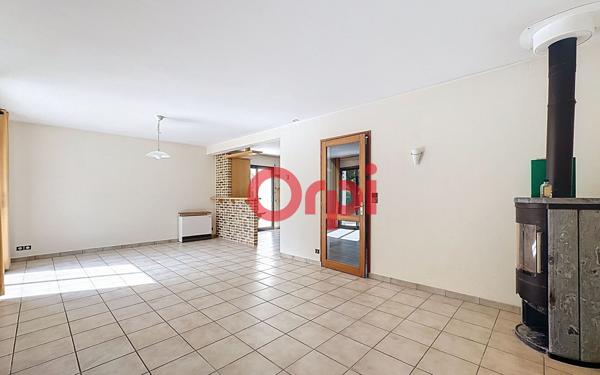 Maison à vendre    5 pièces •  Ambon