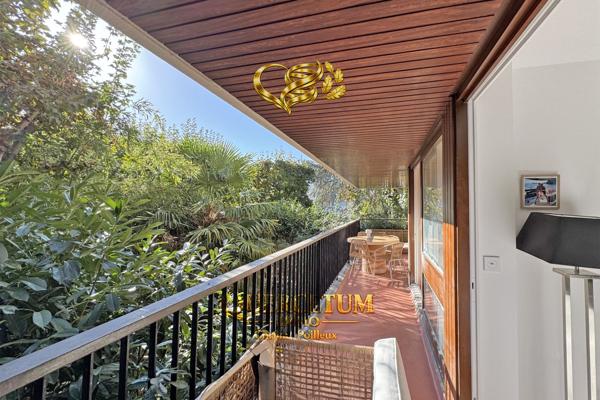 'COCOTIER FLAMBOYANT' : Appartement rénové 4 pièces 75 m² - 2 chambres - terrasse - balcon filant