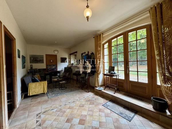 Logis charentais avec dépendances à proximité de l’océan
