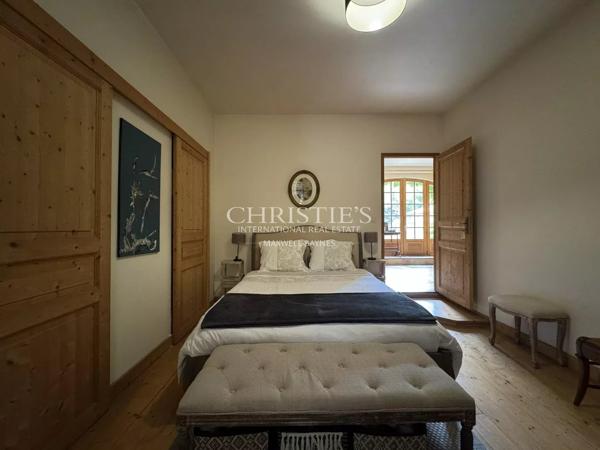 Logis charentais avec dépendances à proximité de l’océan