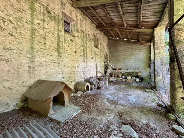 Logis charentais avec dépendances à proximité de l’océan