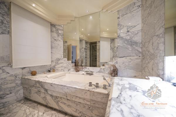 Neuilly-sur-Seine (92200) Neuilly-sur-Seine/Saint-James/Pont de Neuilly/Longchamp - Appartement élégant de réception et familial de 4 pi