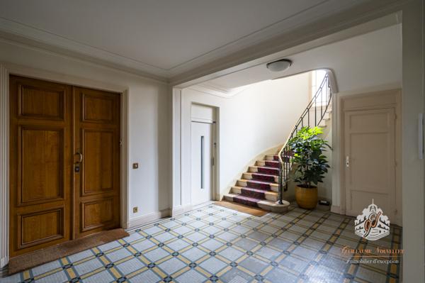 Neuilly-sur-Seine (92200) Neuilly-sur-Seine/Saint-James/Pont de Neuilly/Longchamp - Appartement élégant de réception et familial de 4 pi