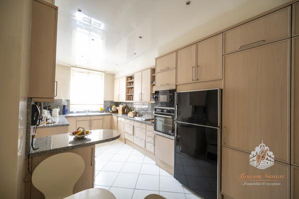 Neuilly-sur-Seine (92200) Neuilly-sur-Seine/Saint-James/Pont de Neuilly/Longchamp - Appartement élégant de réception et familial de 4 pi