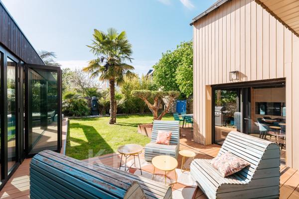 Maison 1900 de caractère rénovée avec piscine intérieure – Vannes centre