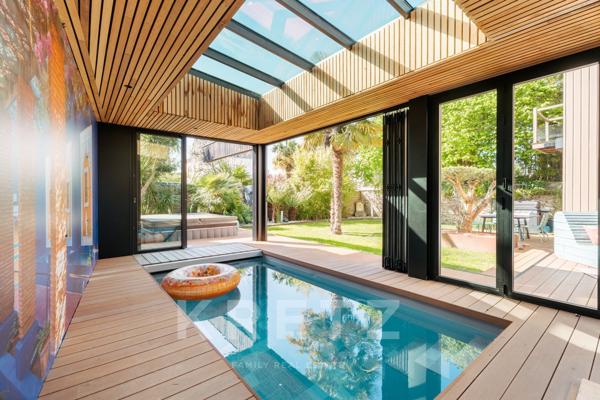 Maison de caractère rénovée avec piscine intérieure – Vannes centre