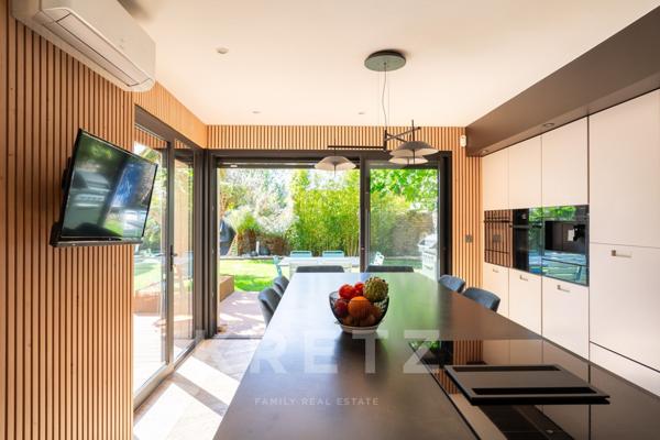 Maison de caractère rénovée avec piscine intérieure – Vannes centre