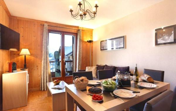 INVESTISSEMENT LOCATIF  FONTCOUVERTE-LA TOUSSUIRE  Résidence de Tourisme Les Chalets des Cîmes  5,5 % de rentabilité