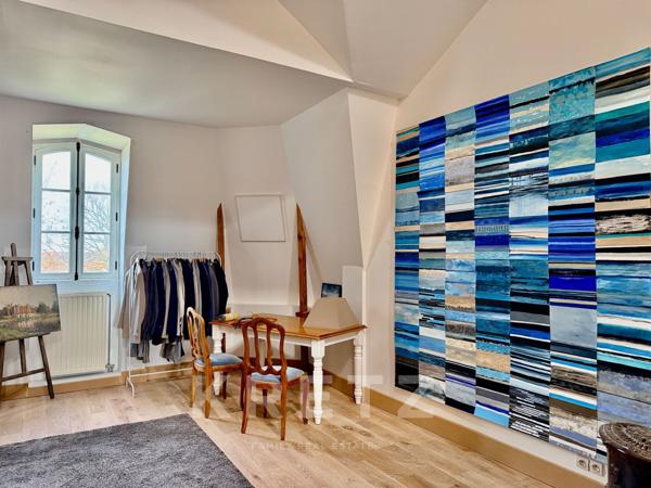 À 400m de la mer, Petit Château néo Louis XIII du XIXe, parc de 0.73ha avec piscine