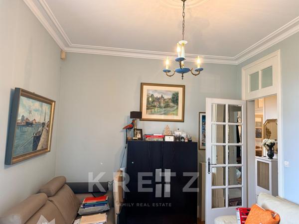 À 400m de la mer, Petit Château néo Louis XIII du XIXe, parc de 0.73ha avec piscine