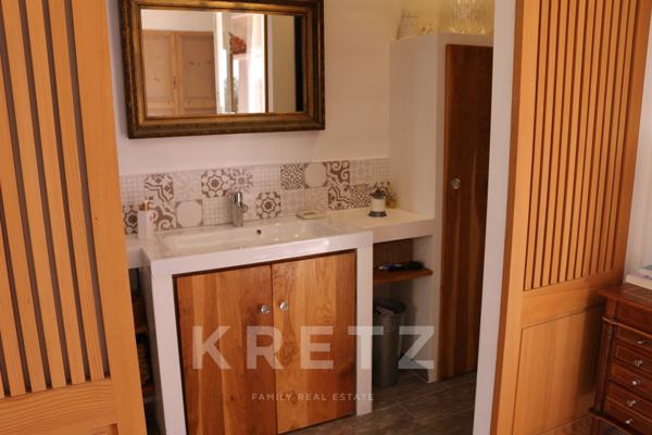 Maison avec vue panoramique, piscine et terrain constructible, à deux pas du centre village de Bédoi