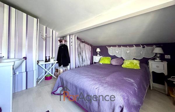 Maison plain-pied lumineux piscine et terrain de 1259 m2