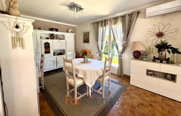 Maison plain-pied lumineux piscine et terrain de 1259 m2