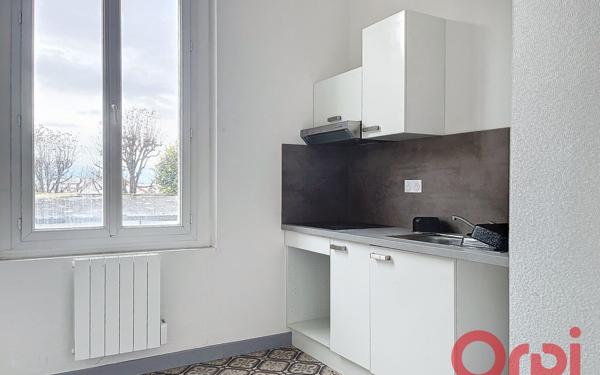 Immeuble à vendre    8 pièces •  Montluçon