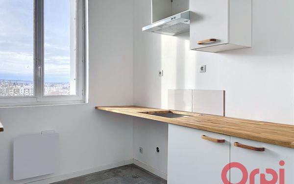 Immeuble à vendre    8 pièces •  Montluçon