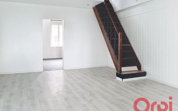 Immeuble à vendre    8 pièces •  Montluçon