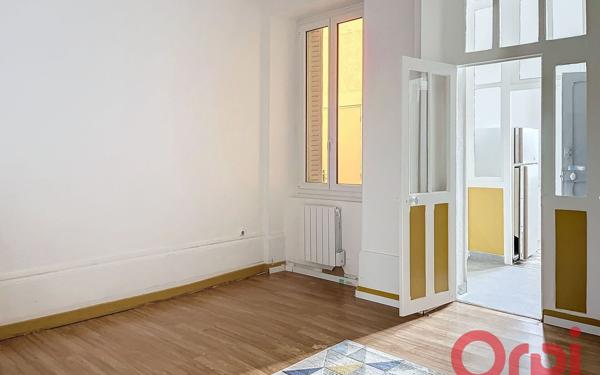 Immeuble à vendre    8 pièces •  Montluçon