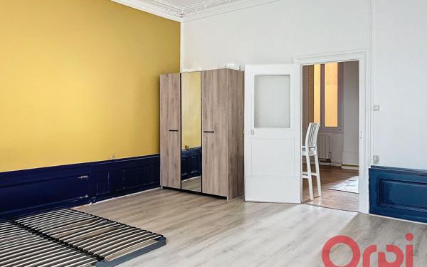 Immeuble à vendre    8 pièces •  Montluçon