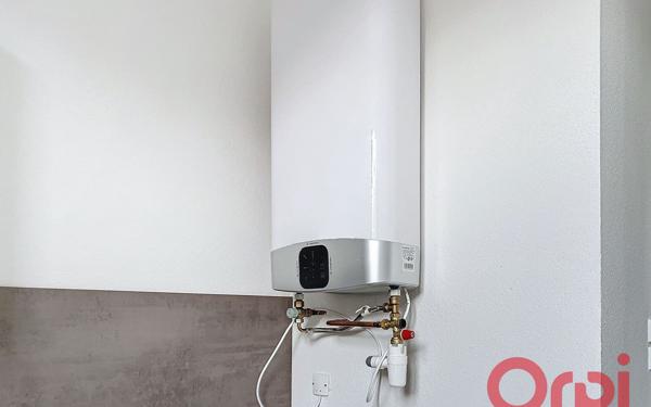 Immeuble à vendre    8 pièces •  Montluçon