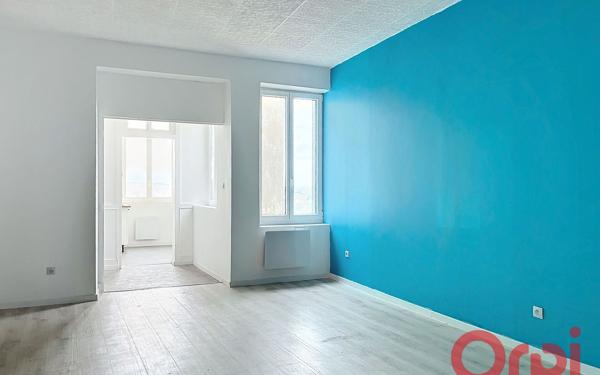 Immeuble à vendre    8 pièces •  Montluçon