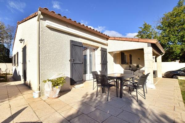 Villa de plain-pied avec piscine, à 20 minutes de Montpellier