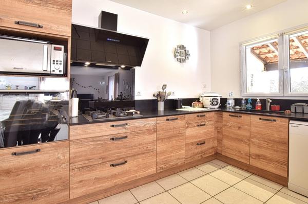 Villa de plain-pied avec piscine, à 20 minutes de Montpellier