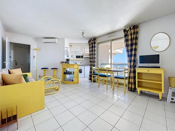 Studio avec vue imprenable sur le port de fréjus