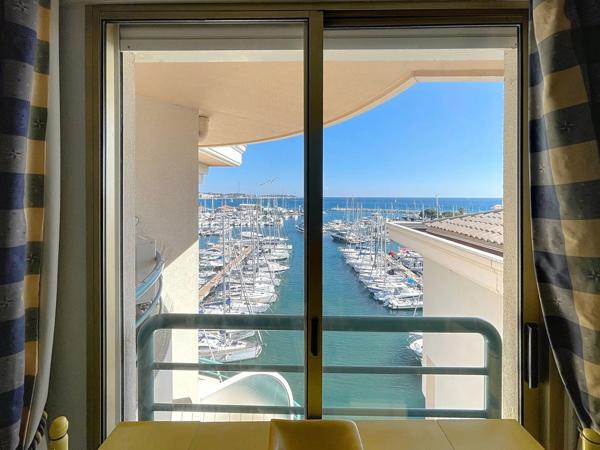 Studio avec vue imprenable sur le port de fréjus