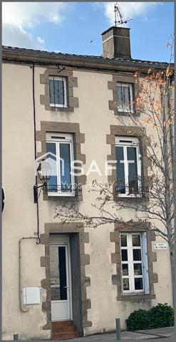 20 Mn Montaigu 15 Mn Les Herbiers. 50 Mn de Nantes. Maison ancienne 98 m2, 2 chambres + espace bureau.