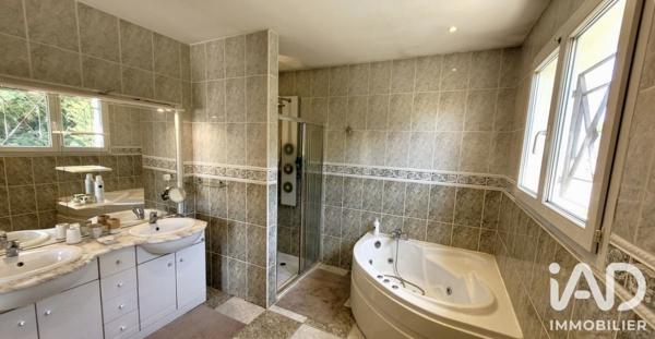 Maison à vendre 6 pièces 248,94 m² Béziers
