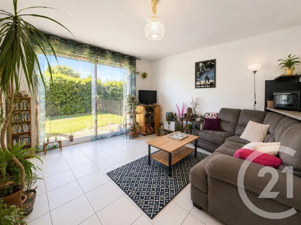 Appartement F3 à vendre  3 pièces - 65,28 m 2   STE RADEGONDE  - 12
