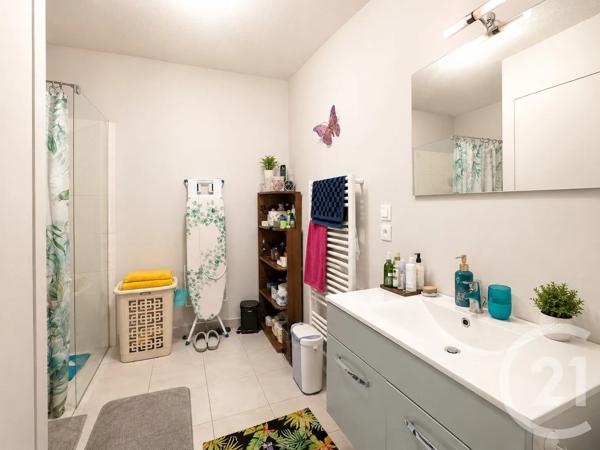 Appartement F3 à vendre  3 pièces - 65,28 m 2   STE RADEGONDE  - 12