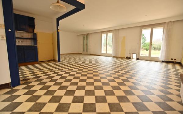 Maison à vendre    4 pièces • 142 m2 Rue