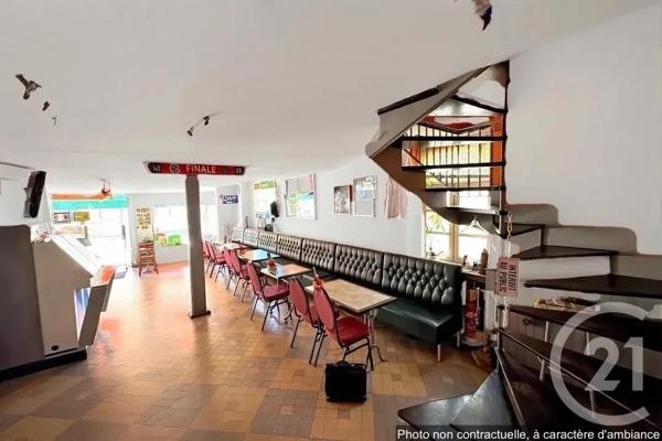 Immeuble à vendre  202 m 2   CUGNAUX  - 31