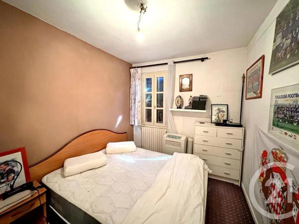 Immeuble à vendre  202 m 2   CUGNAUX  - 31