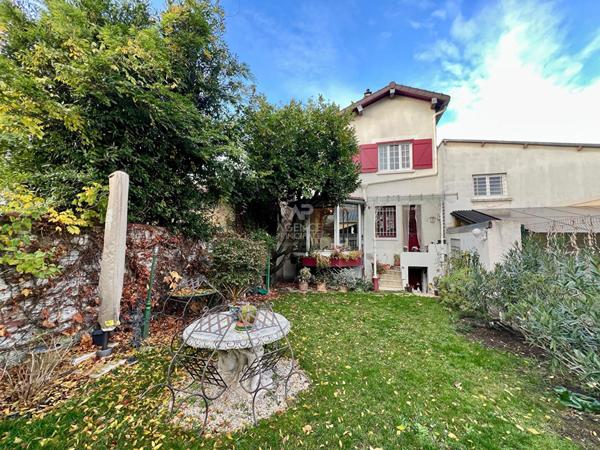 Maison Houilles 6 pièce(s) 107 m2 €680 000 ** - Référence 904