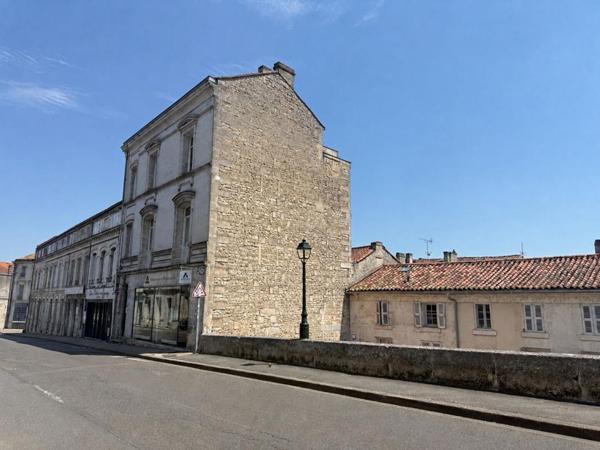 IMMEUBLE SUR LE PLATEAU D'ANGOULÊME