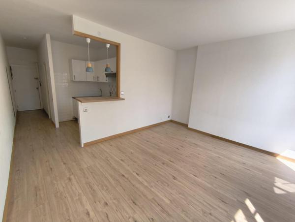 AU COEUR DU CENTRE HISTORIQUE T2 AVEC SUPERBE VUE