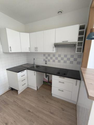 AU COEUR DU CENTRE HISTORIQUE T2 AVEC SUPERBE VUE