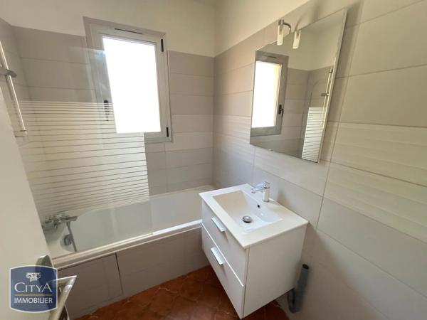 Appartement à louer 1 pièce 22.08m² Saint-Mandrier-sur-Mer (83430)