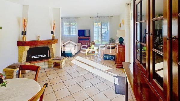 Maison de plain-pied T4/5 avec piscine