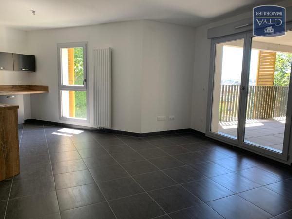 Appartement à louer 4 pièces 80.55m²