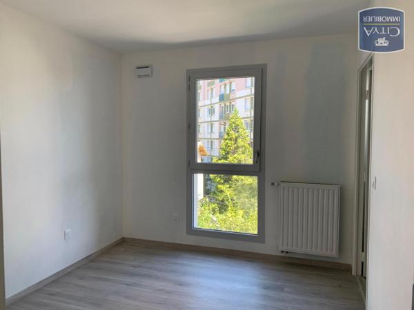 Appartement à louer 4 pièces 80.55m²