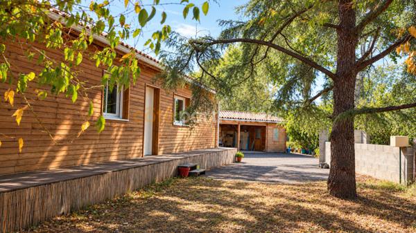 Vente
                Maison114,62 m² - 6 Pièces -
                    LAVAUR (81500)
