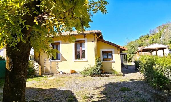 Plain pied 3 pièce(s) 65 m2 + atelier , garage et 500m² terrain Viviez