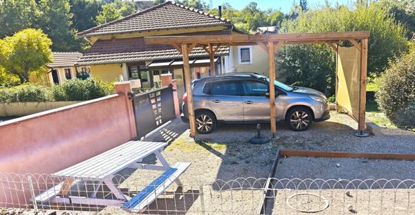 Plain pied 3 pièce(s) 65 m2 + atelier , garage et 500m² terrain Viviez