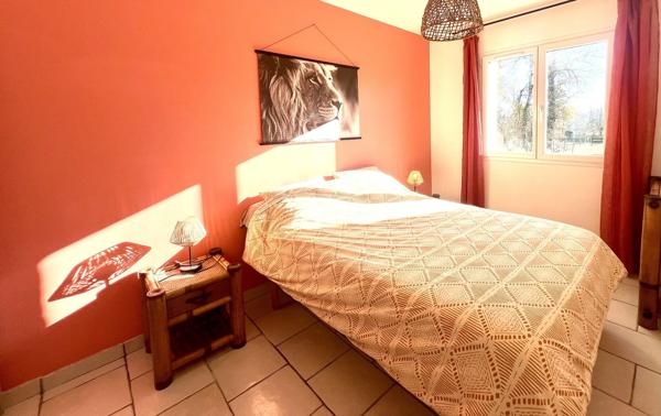 Plain-pied moderne avec piscine et dépendances