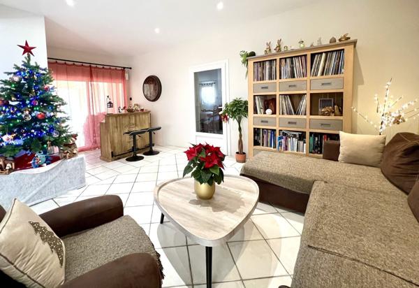 Plain-pied moderne avec piscine et dépendances