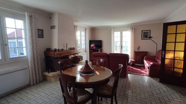 BELLE  MAISON SUR SOUS SOL