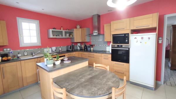 BELLE  MAISON SUR SOUS SOL